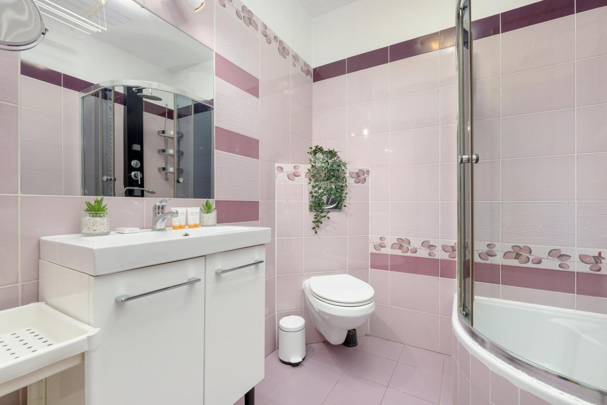 Bukowinska Apartment With Balcony And Parking And Swimming Pool By Noclegi Renters Warsaw Ngoại thất bức ảnh